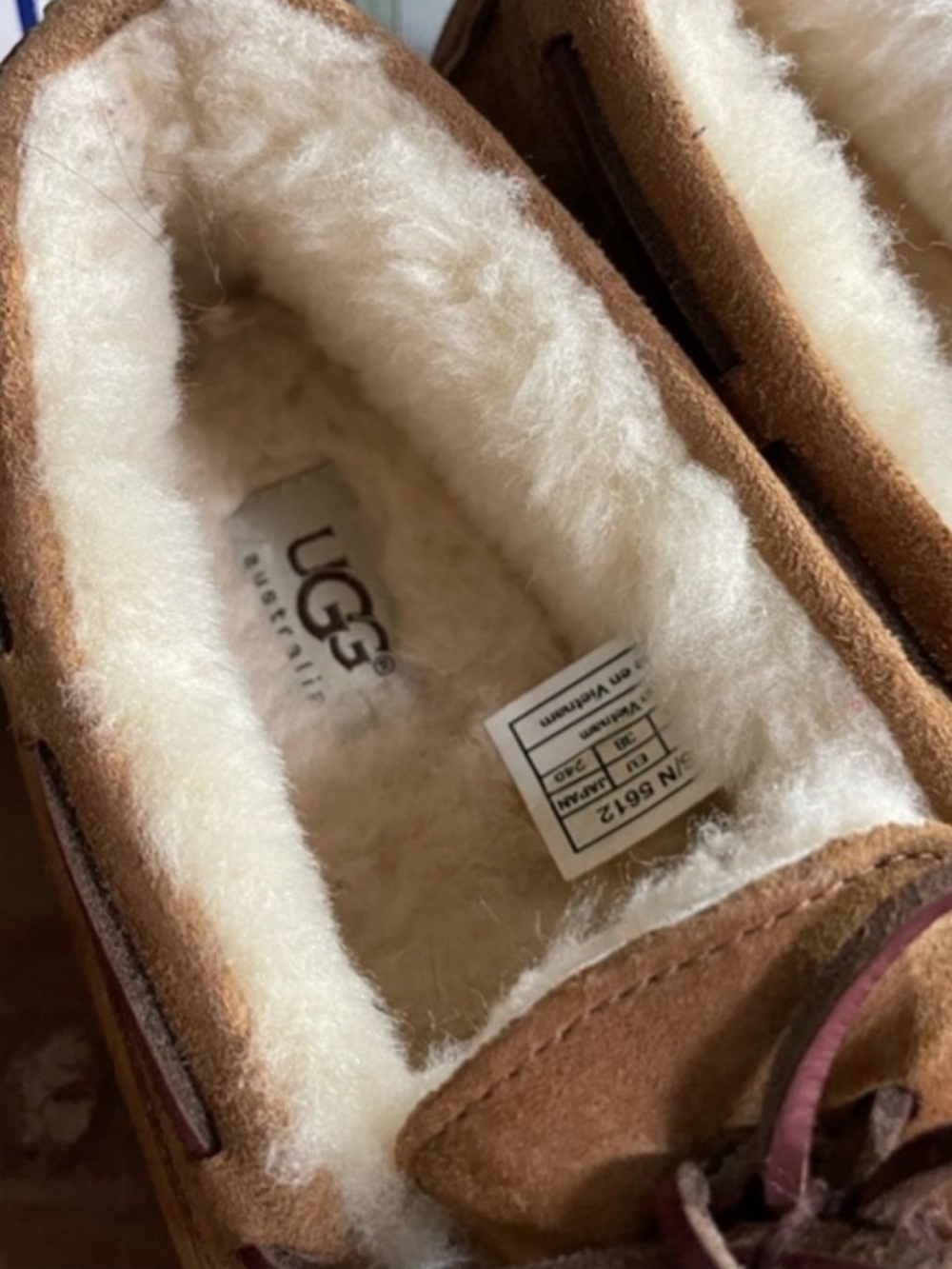 UGG Australia ~ Dakota Moccasin Fur Lined Slippers 🤎 Women's Size 7, NWOT - Picture 10 of 12
